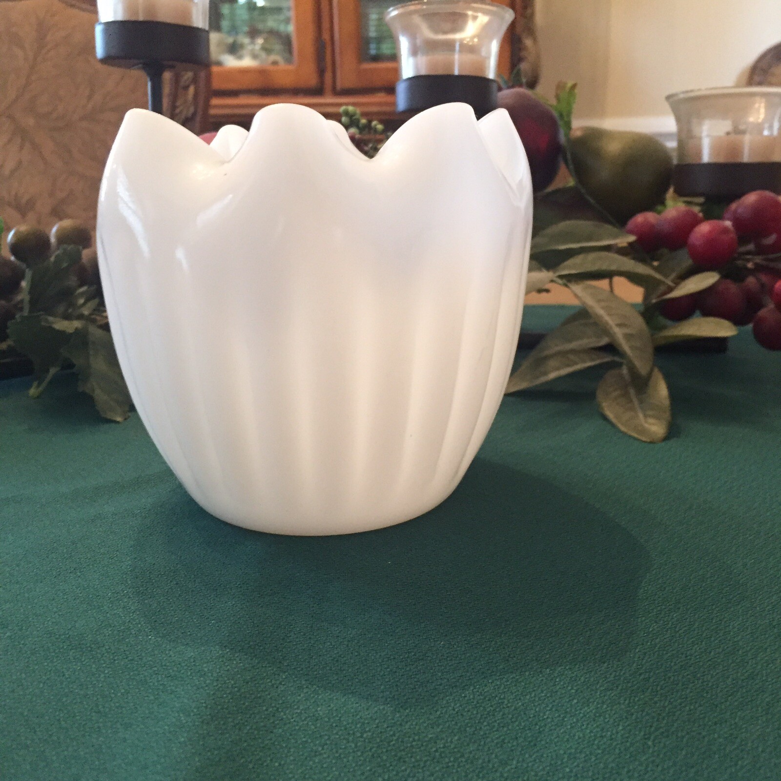 Vintage White Milk Glass Vase Flower Pot Rose Bowl Pinched Top Ribbed Sides 4.5″