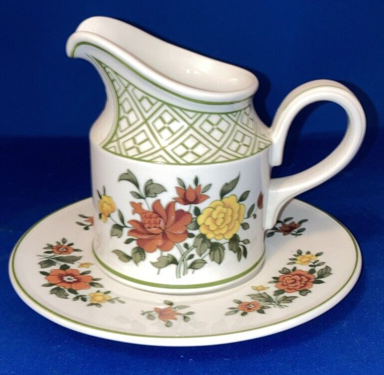 Villeroy And Boch Summerday Pattern Creamer And Saucer EUC