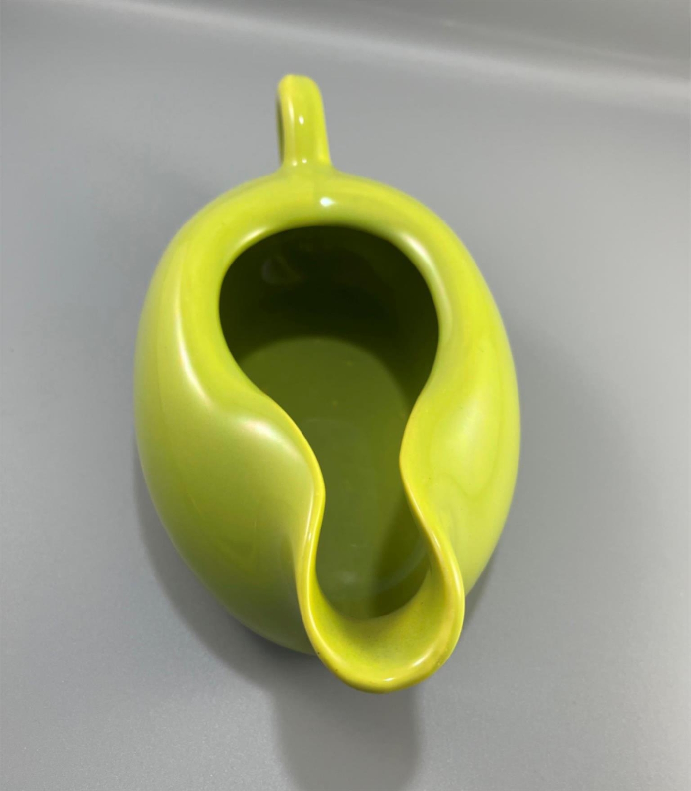 Vintage MCM HOLLYDALE POTTERY Malibu Modern Chartreuse Green Gravy Sauce Boat