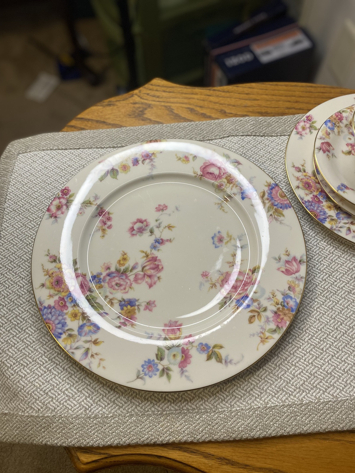 CASTLETON USA SUNNYBROOKE FIVE PIECE PLACE SETTING FOR TWELVE /60 PCS