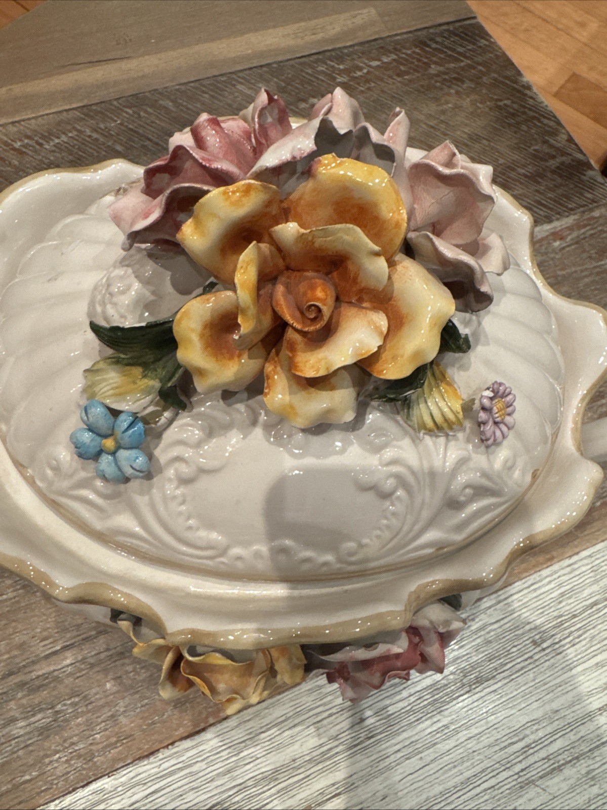 HG 21″L CAPODIMONTE HP Covered Footed Handled Bowl Tureen ROSES+ ITALY