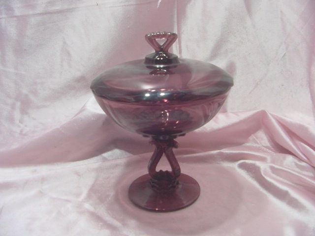 VINTAGE AMETHYST PURPLE GLASS COMPOTE BOWL FOOTED w/ SCALLOPED COVER
