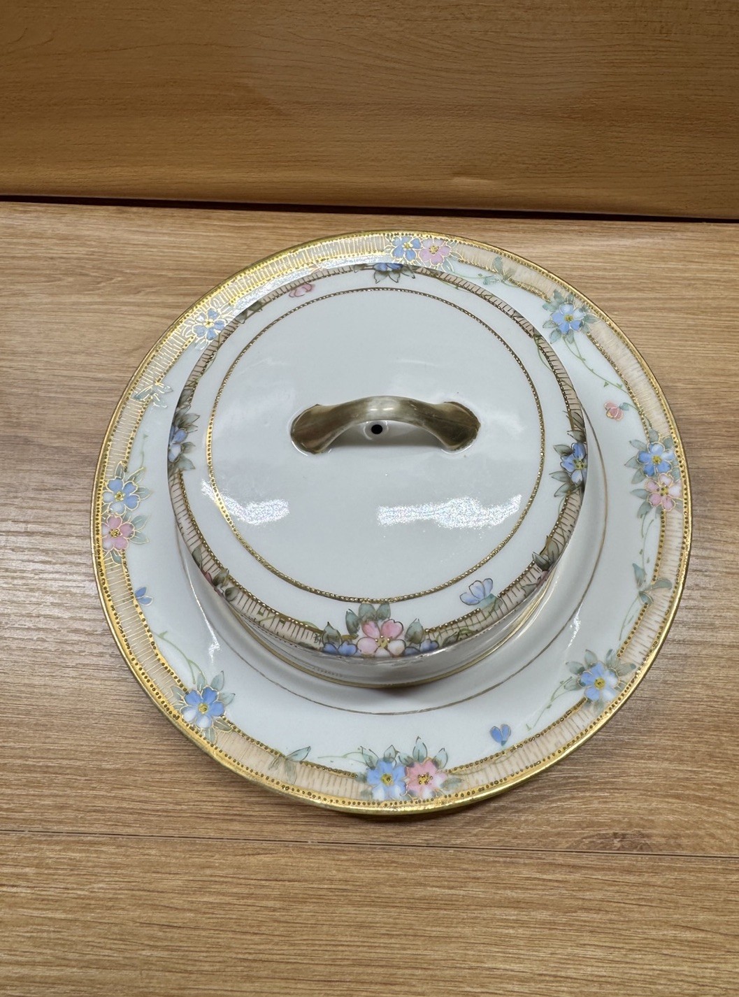 Nippon Round Dome Covered Butter Dish – Band Flowers & Gilding
