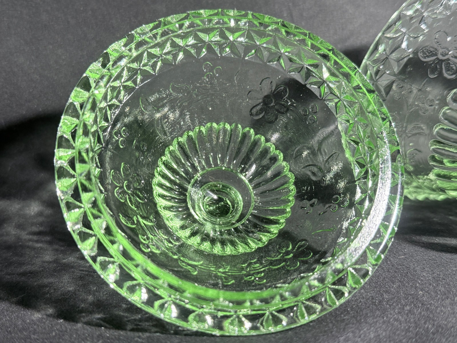 Green Vaseline Uranium glass covered candy dish coffee sugar jar butter selenium
