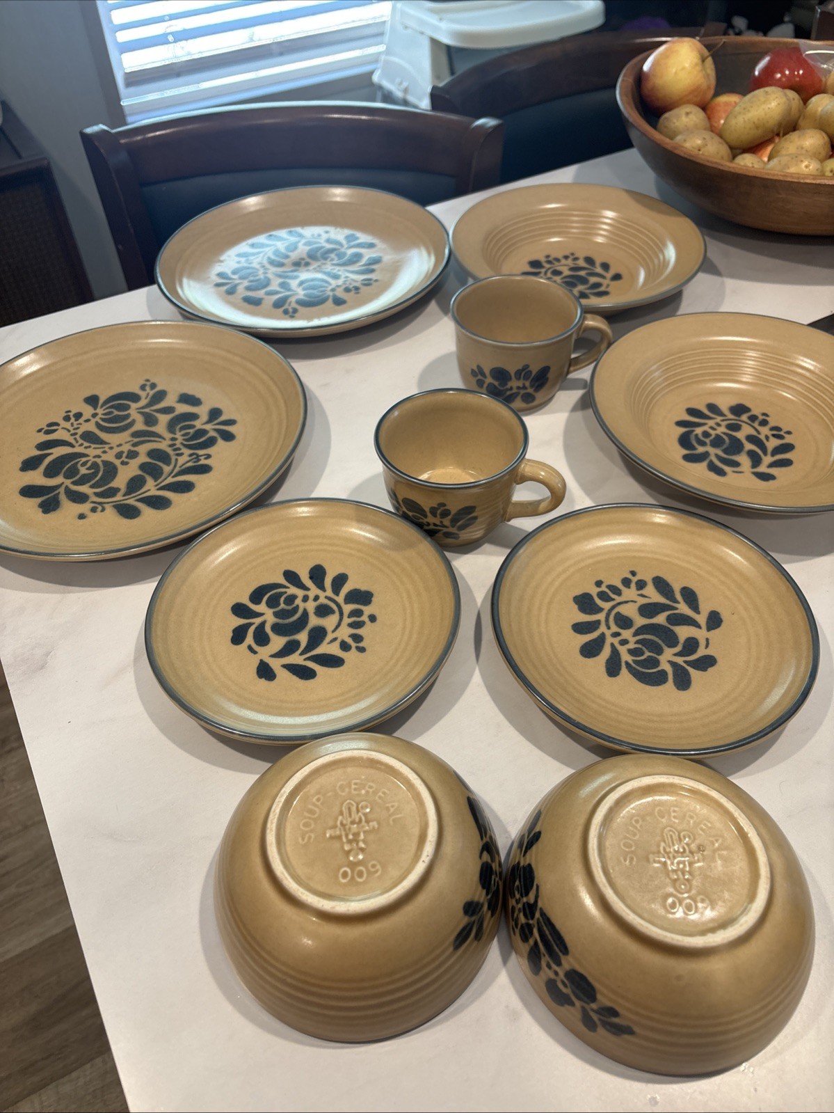 PFALTZGRAFF USA DINNERWARE SERVES 2