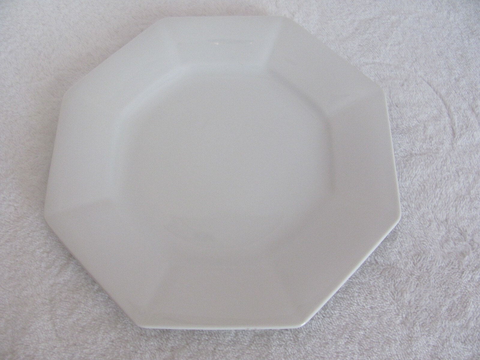 Harmony House Lynette-All White Octagon -7 1/4″ Salad Plates-Set of 6