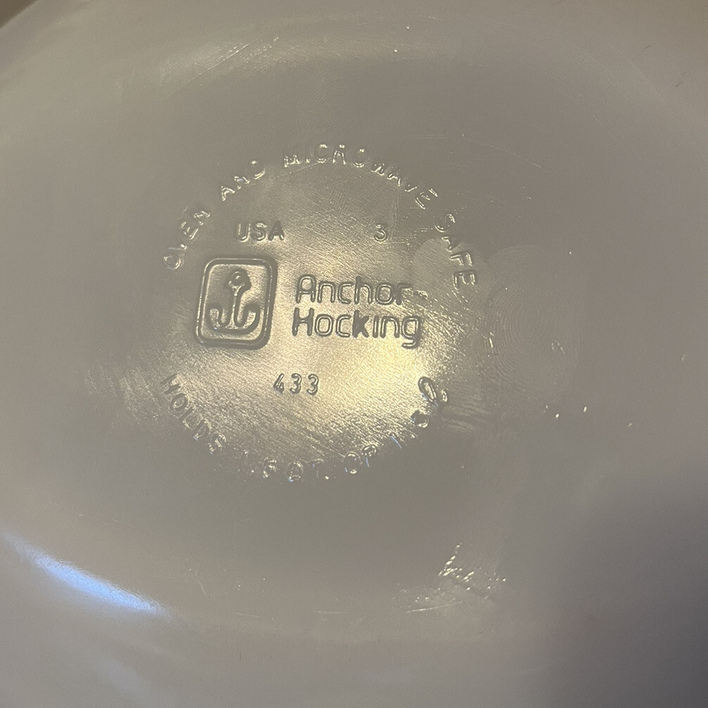 Anchor Hocking Milk Glass Blue Cornflower 1.5 Qt Oval Lid Covered Casserole #433