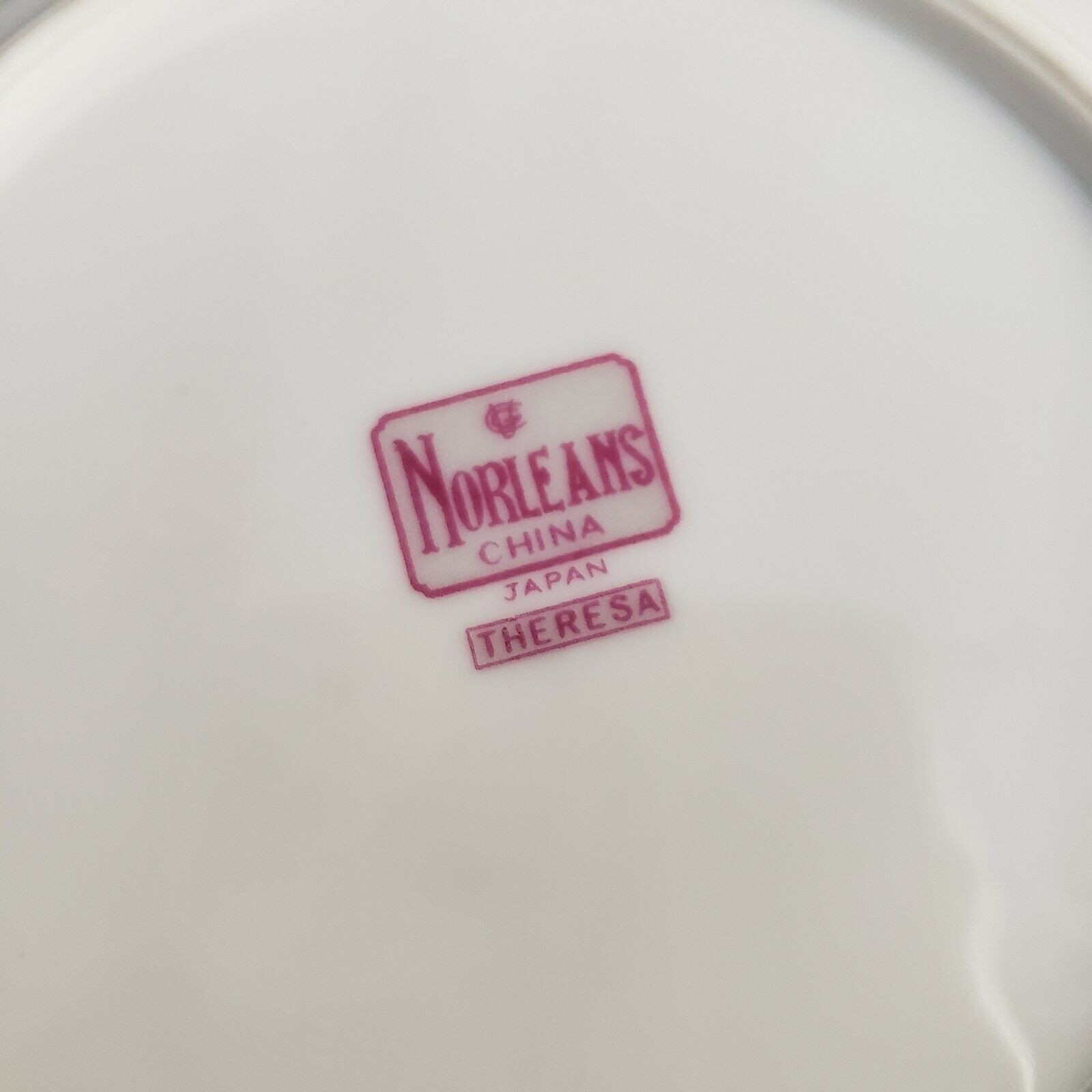 Theresa by NORLEANS 6 Fruit-Dessert Sauce Bowls PLUS 2 bread & butter plates