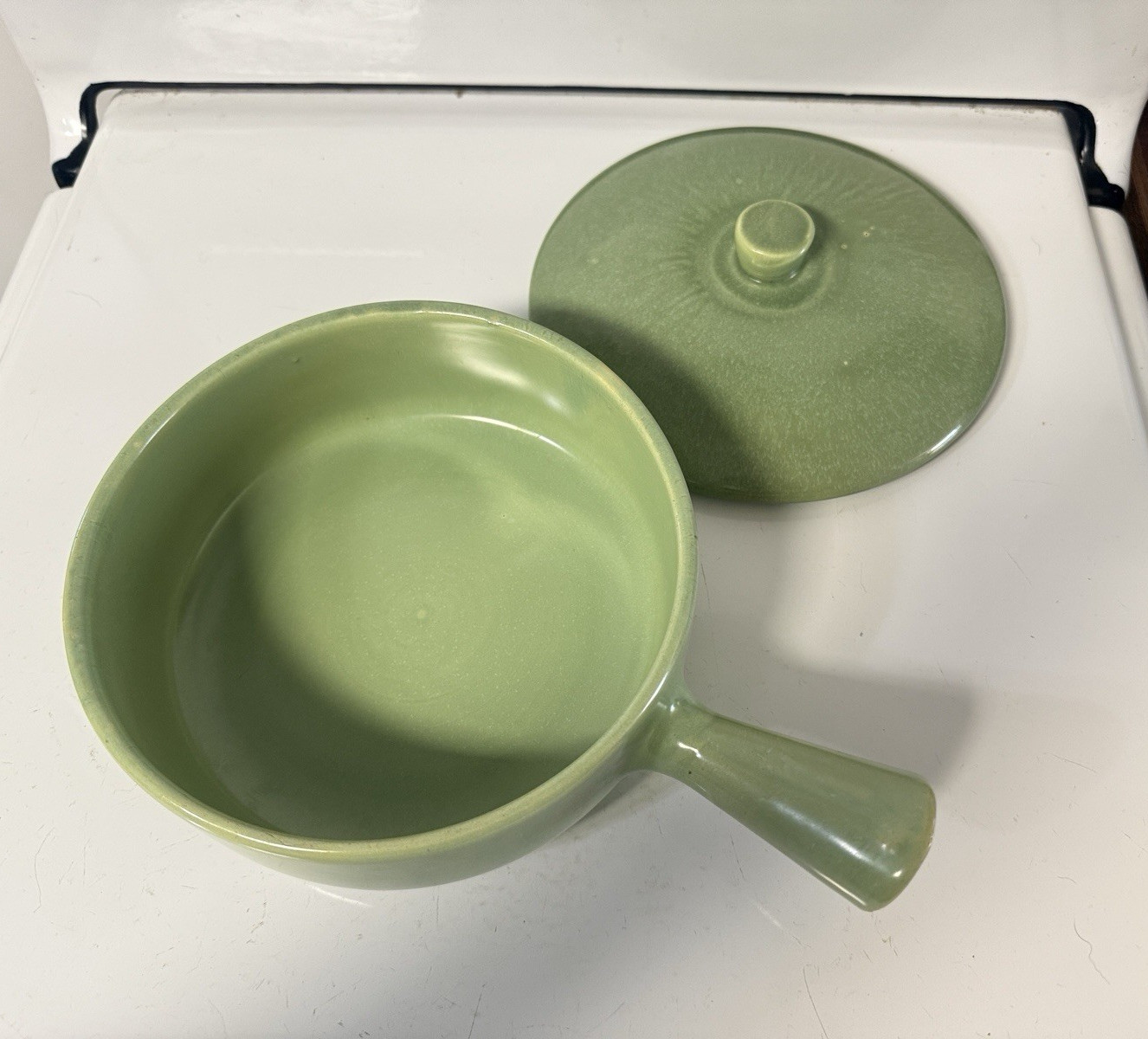 La Solana Solana Ware Sage Green Covered Casserole 4 cup capacity