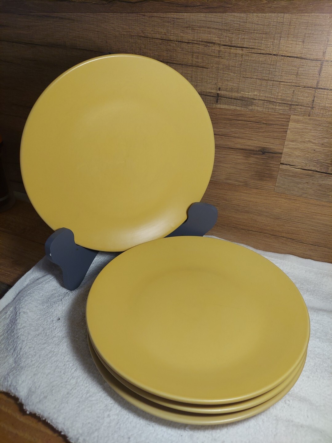 COSMO COLLECTION by ELEGANT DINING Yellow~Gold- 4 Salad PLATES 8 3/4″