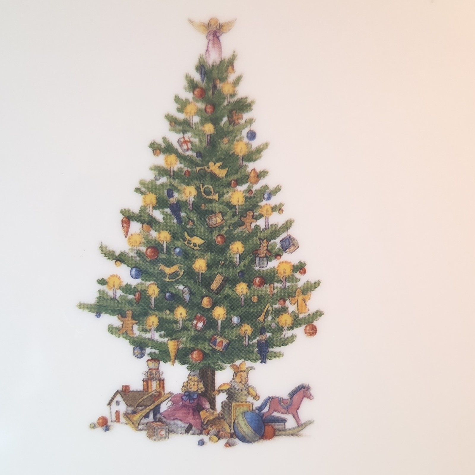 Christmas Tree & Snowflake Gold Rim Ceramic Decorative Plate 9″ Round 1992