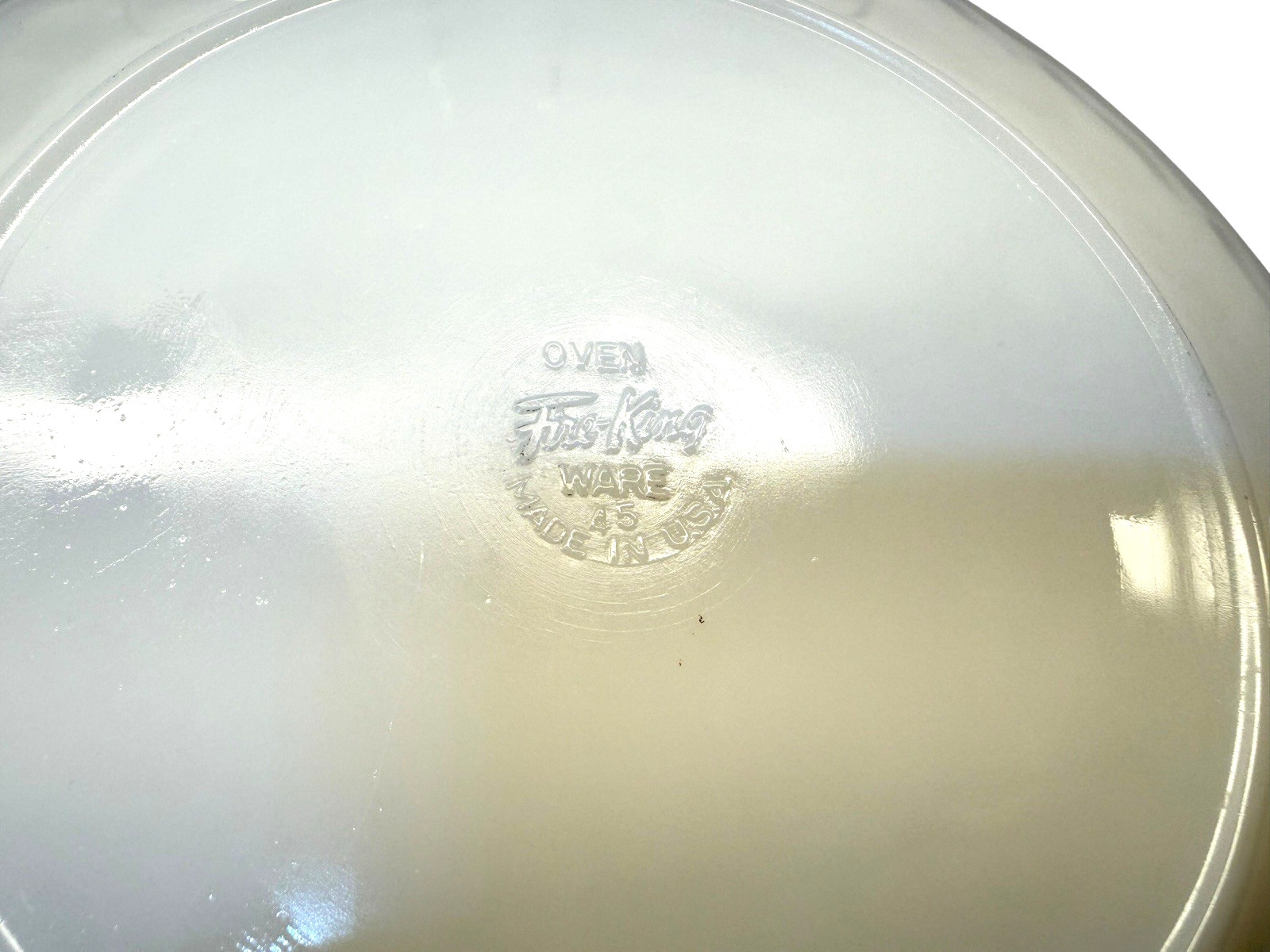 EXCELLENT Fire-King Golden Anniversary 9″ Dinner Plates Smooth Rim Gold Set of 2