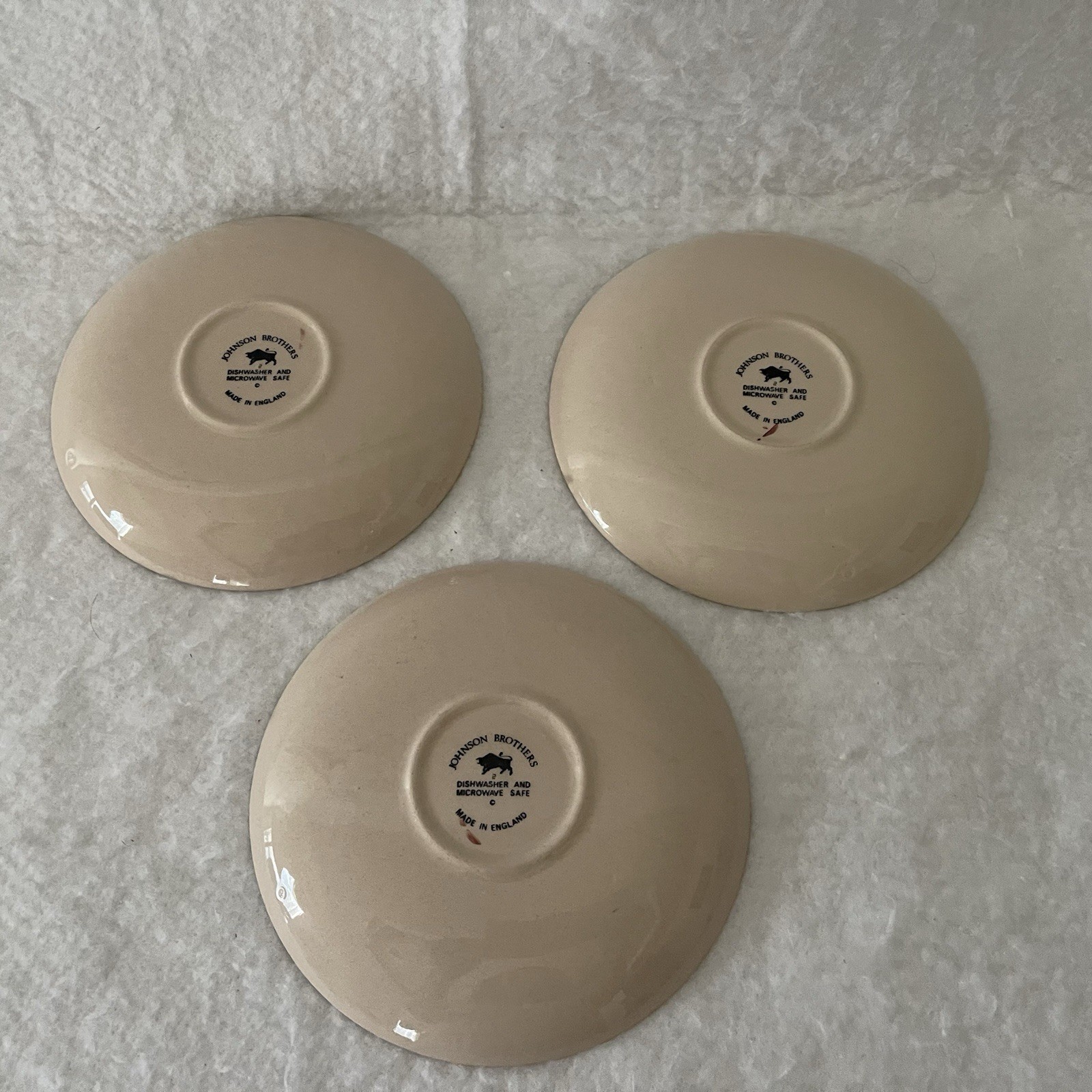 Johnson Bros Staffordshire Ironstone Saucer Set 3 Old Granite Hearts & Flowers