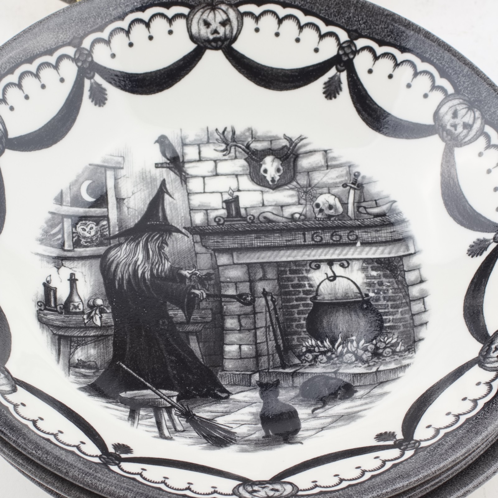 Royal Stafford Witch Fireplace Black Cat Soup Bowls Set of 4 Halloween