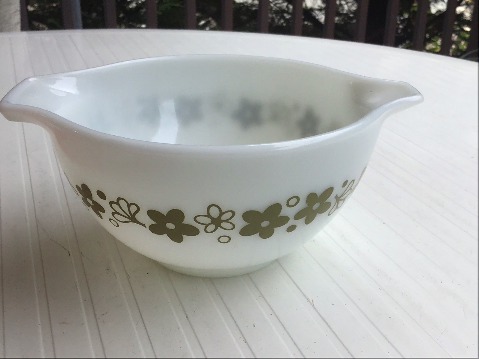 Vintage Pyrex Spring Blossom Green 441 Cinderella Mixing Bowl 1.5 PT Crazy Daisy