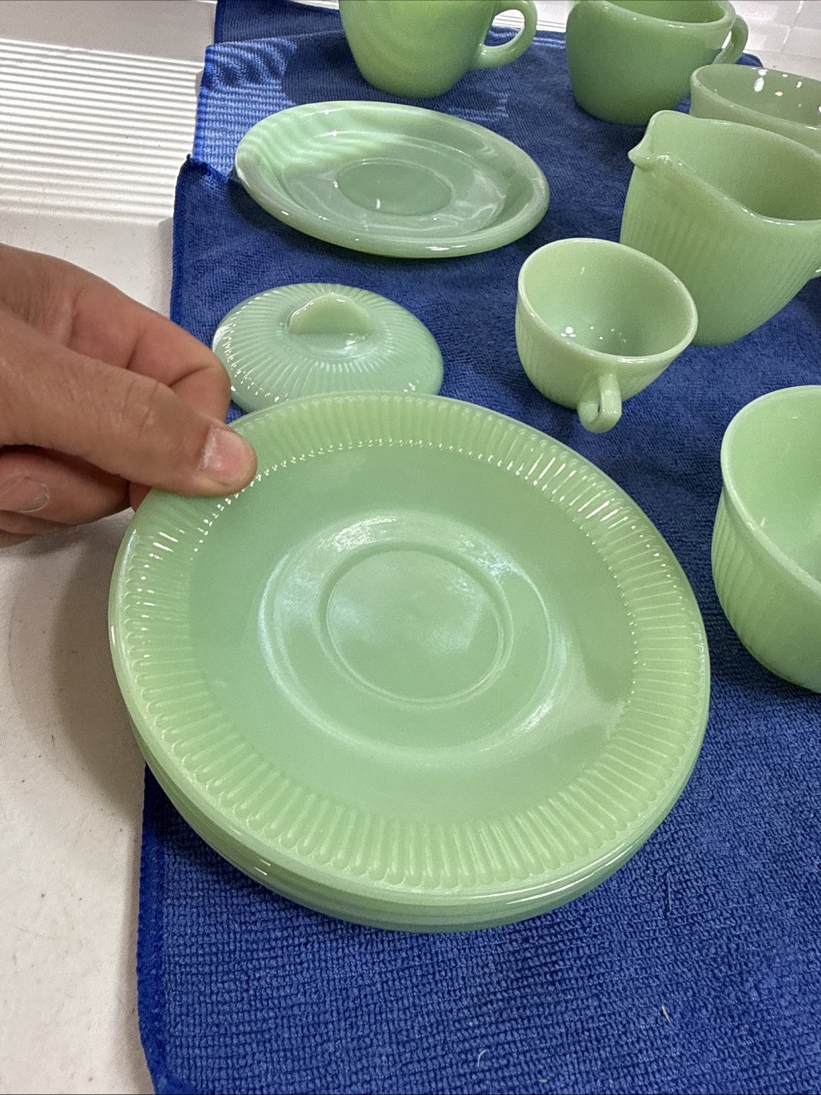 Mixed Lot Of 17 Vintage Fire King Jadeite Ware Pieces