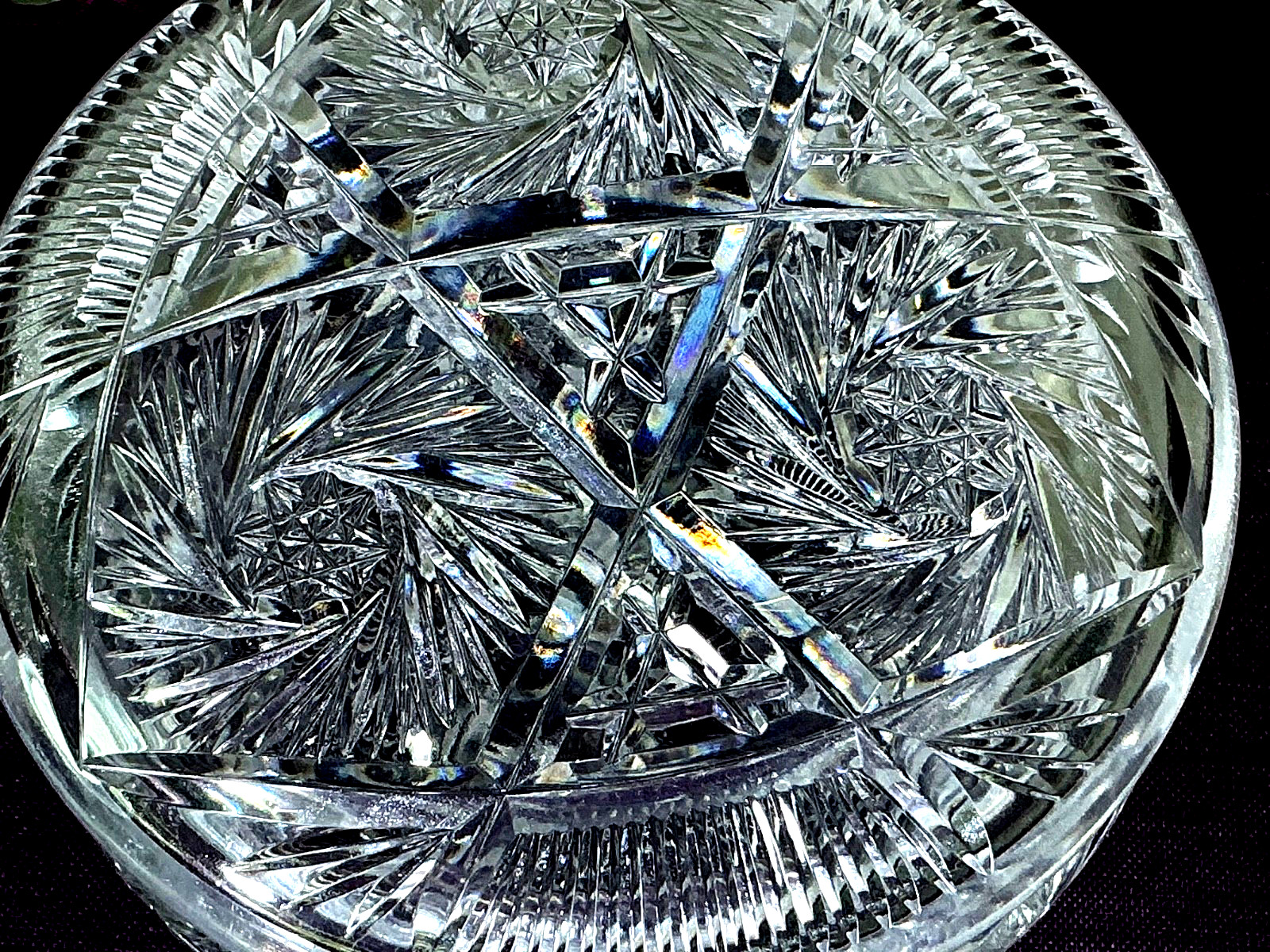 American Brilliant Cut Glass Crystal Large Covered Vanity Dresser Box & Lid.