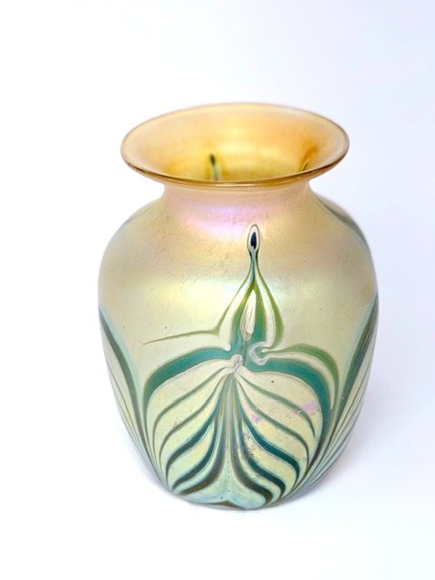 Gold Luster Vase With Green Pulled feather Design. Saul Alcaraz