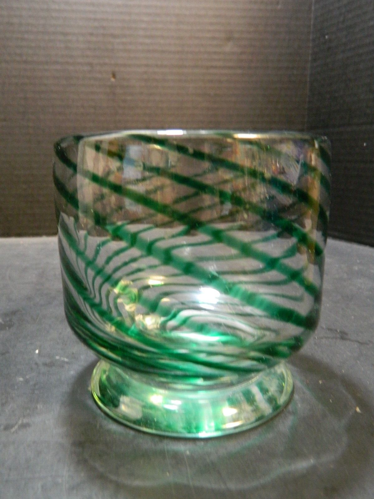 Vintage Hand Blown Green & Clear Swirl Glass Bowl / Vase 4″x4.25″x4.25″ Excel