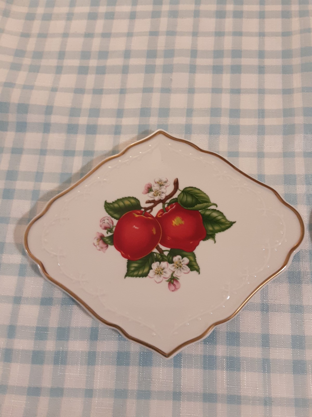 (2)1992 THE LENOX ORCHARD FINE 24K PORCELAIN TRIVETS SERIES FRUIT WALL PLAQUES