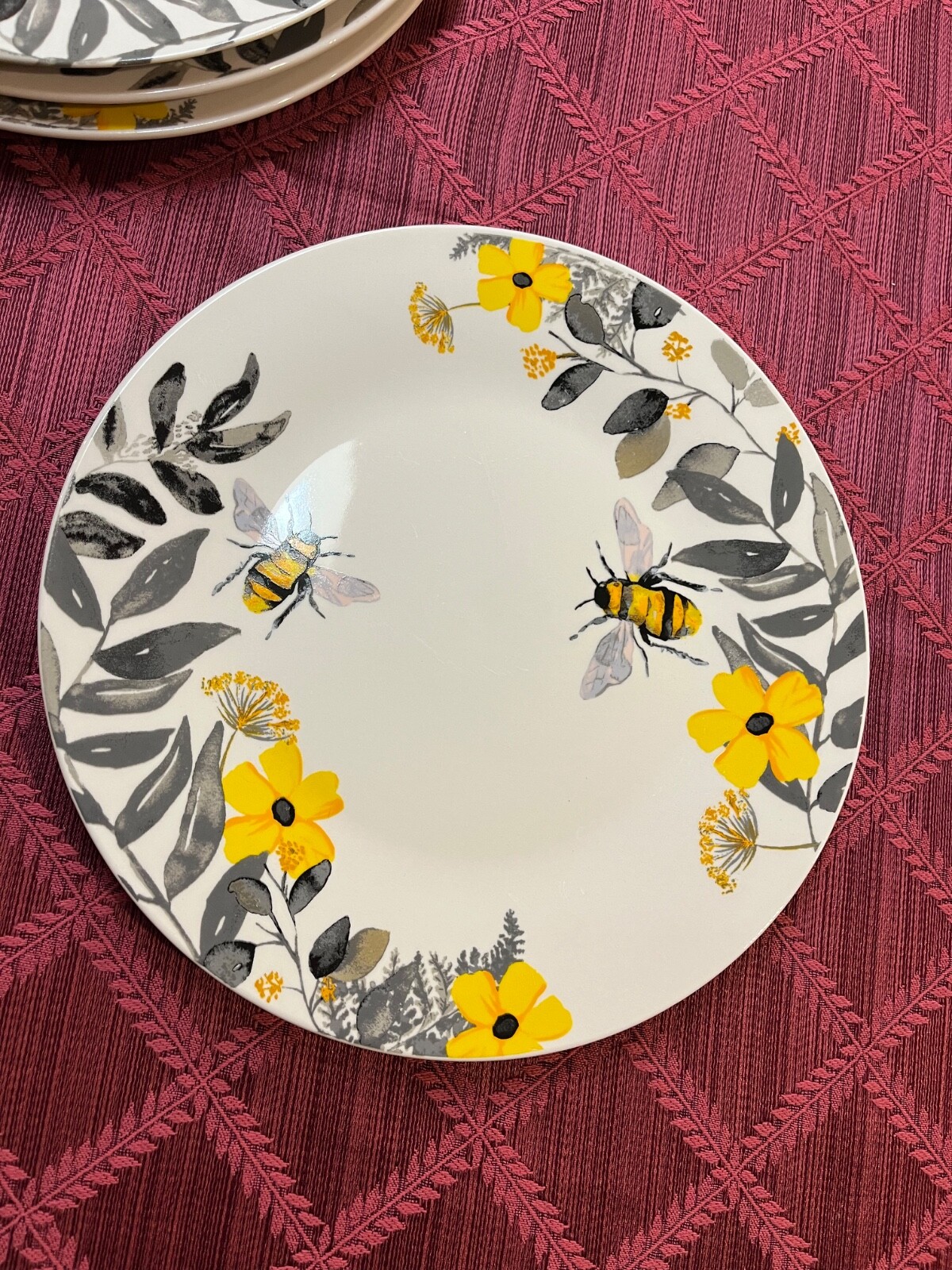 8 NEW Royal Norfolk Yellow Honey BUMBLE BEE Dinner Plates