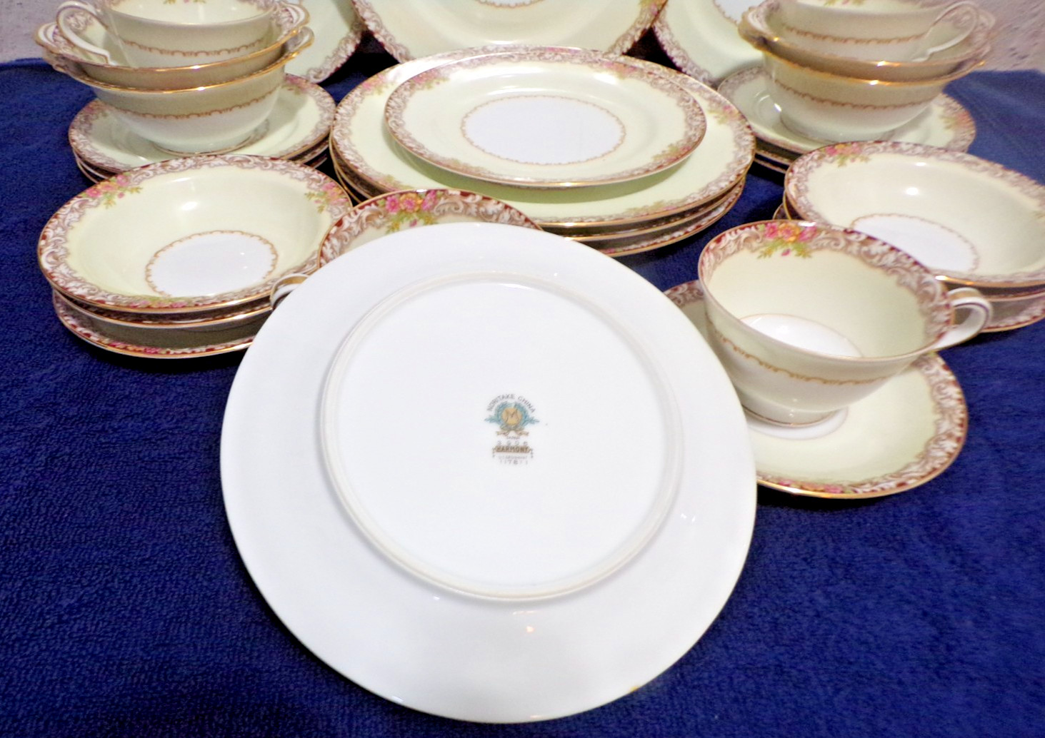 Noritake Harmony #3906 Gold Trim Made Occupied Japan Dinnerware Service for 4