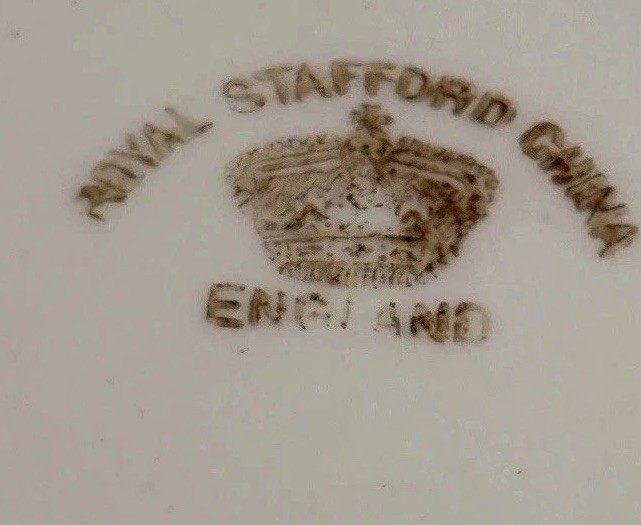Vintage Royal Stafford Pattern 1616 “Roses & Garland” Pattern Salad Plate 7″