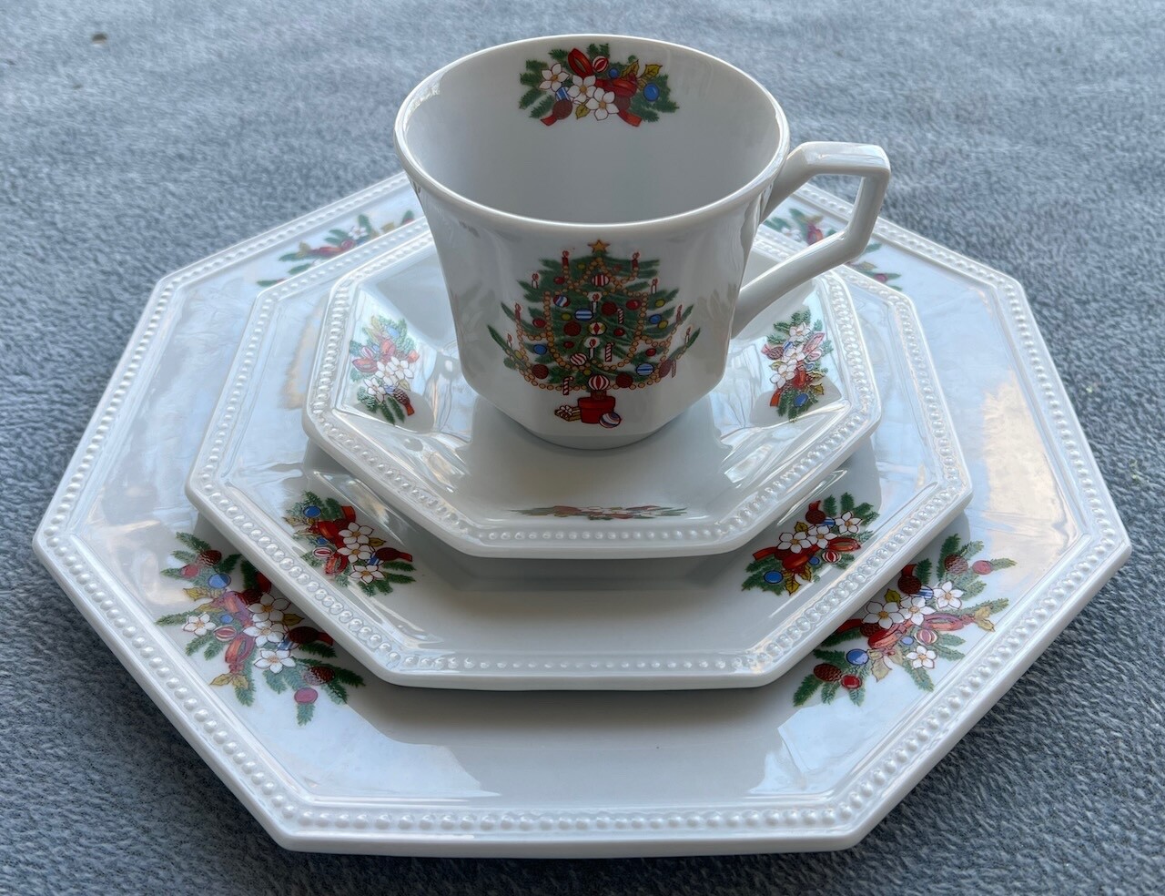 Four-Piece Place Setting Fairfield Peace On Earth Christmas Dinnerware