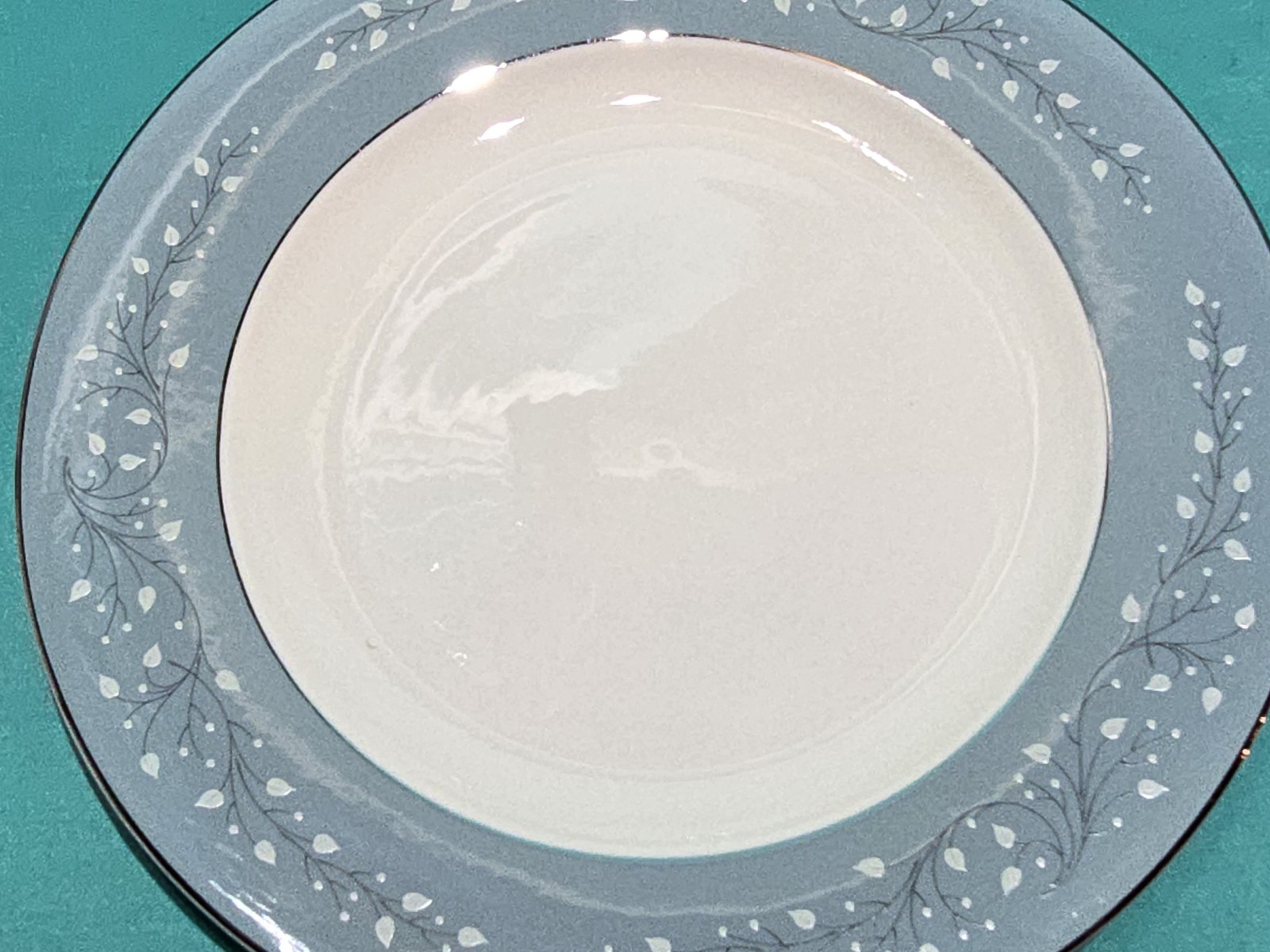 Set of 6 Syracuse Minuet Dinner Plates 10 3/4″ White Florals,Blue, Platinum Trim
