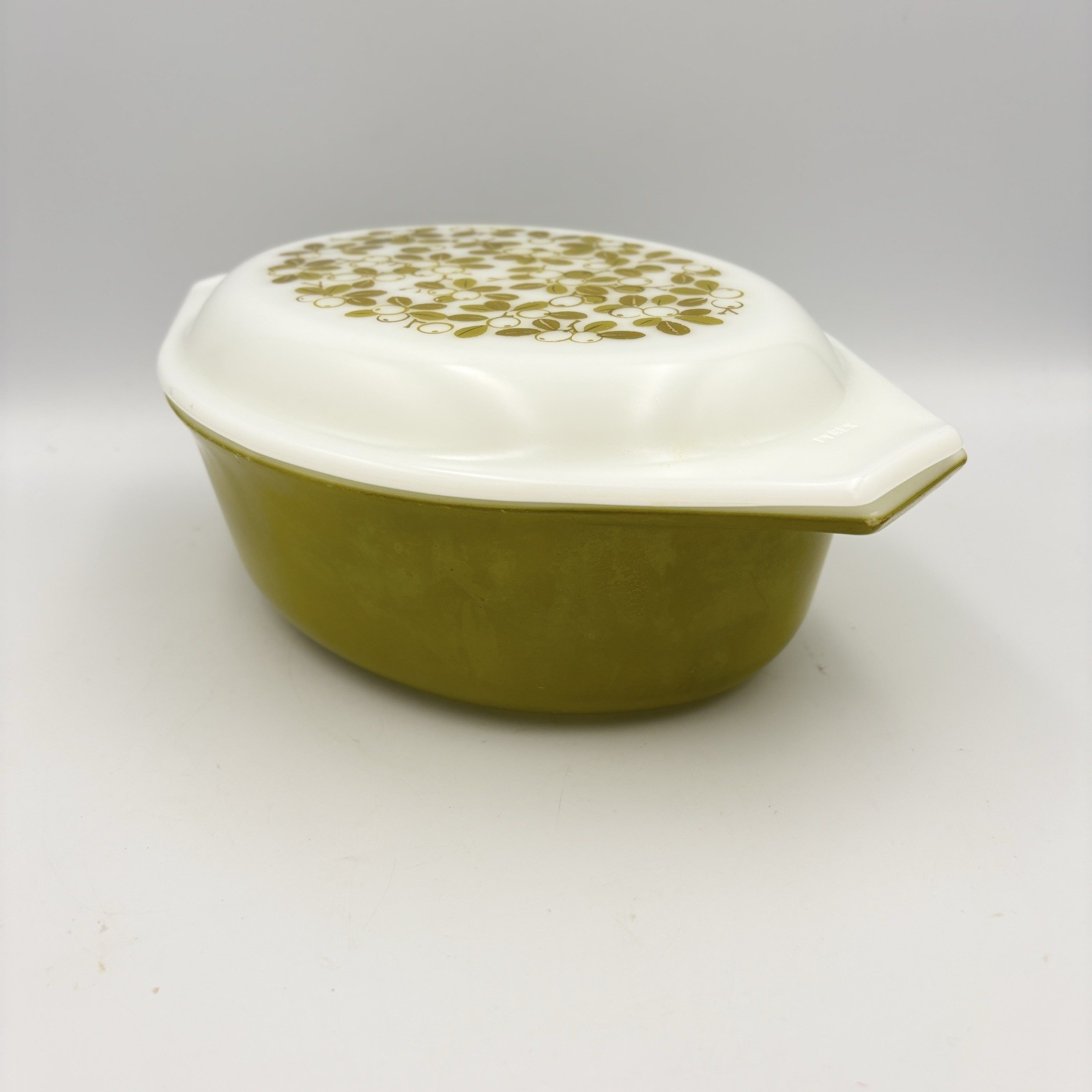 Vtg. PYREX Verde Olive Green 1-1/2 Qt. Oval Casserole Dish W/ Lid 043 Ovenware