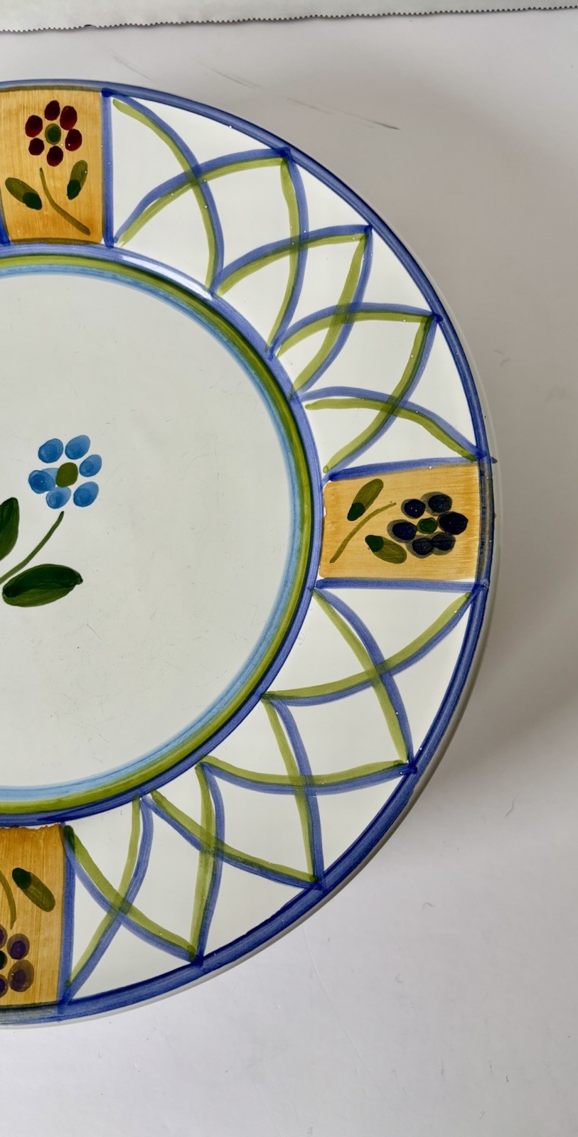 Lot of 4 Caleca Italy Trellis Rim Dinner Plates Hand Painted Green Blue 11”