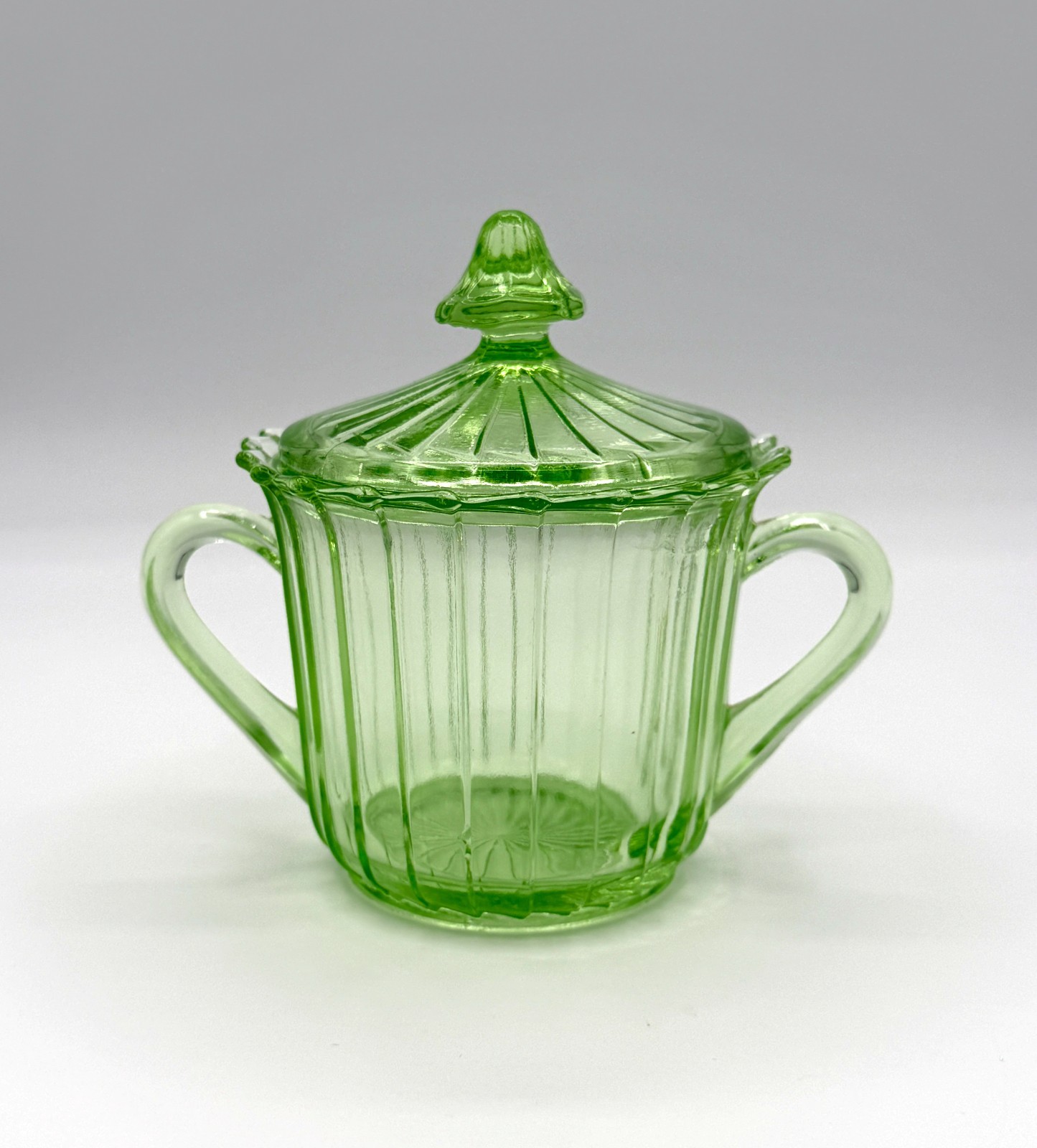 Uranium Jeannette Sierra Green Depression Glass Lidded Sugar Bowl | Pinwheel