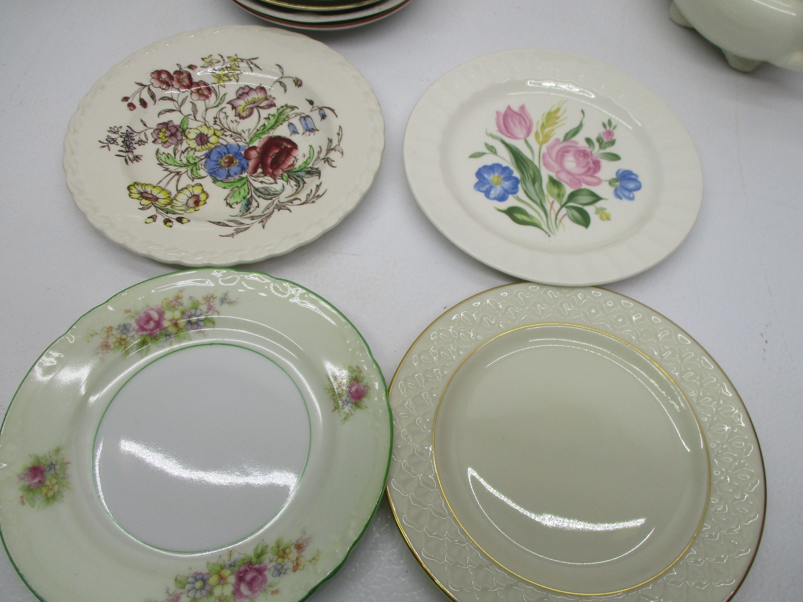 Vtg Mismatched China (4)BREAD/DESSERT Plates (4)SAUCERS-(2) VEG BOWLS-GRAVY BOAT