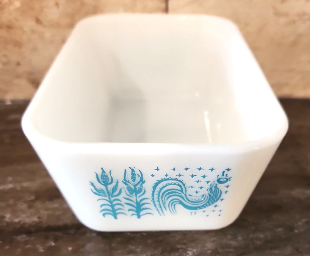 Vintage Pyrex 0502 Amish Butterprint Refrigerator Dish 1 1/2 Pt Rooster