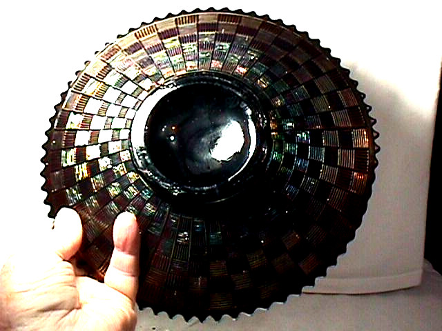 “GRAPE & CABLE” 9″ FLAT PLATE AMETHYST GREAT COLOR CARNIVAL BY: NORTHWOOD