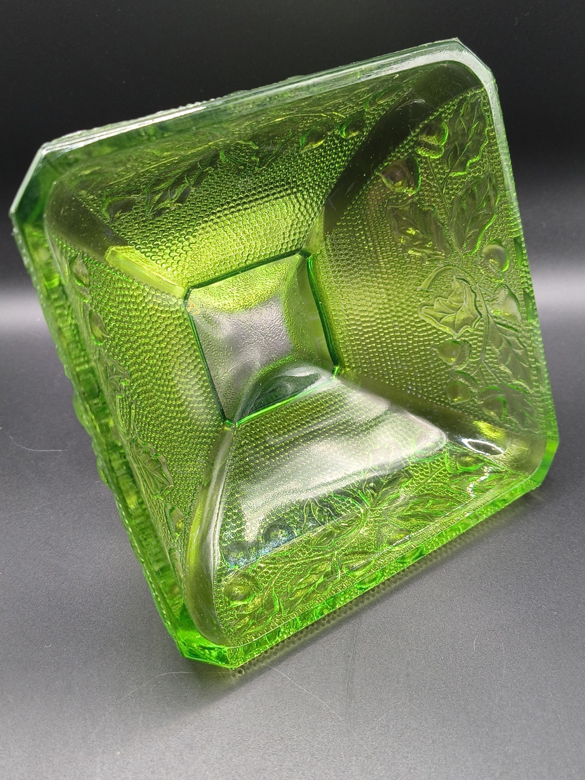 JEANETTE GLASS Green Oak and Acorn Pattern Lidded Vntg W/Uranium Or Maganese