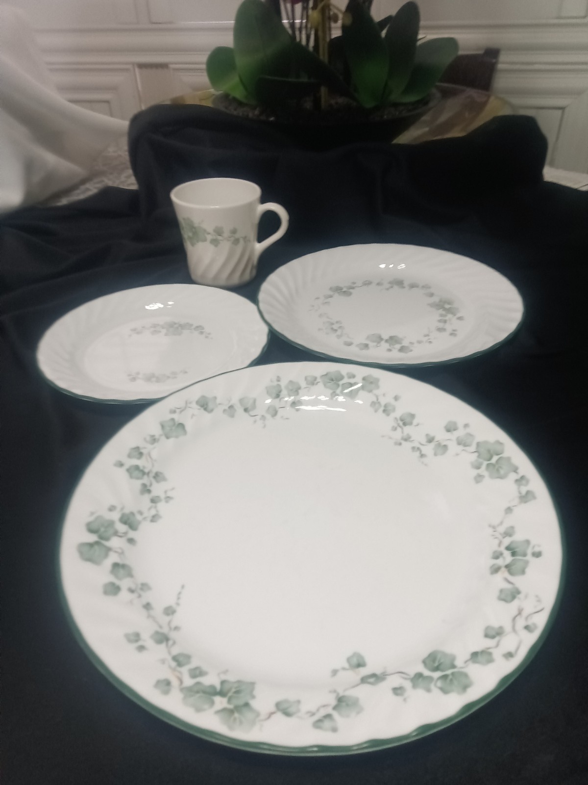 16 Pieces Corelle “Calloway”design-Plates, Luncheon Plates, Dessert Plates, Cups