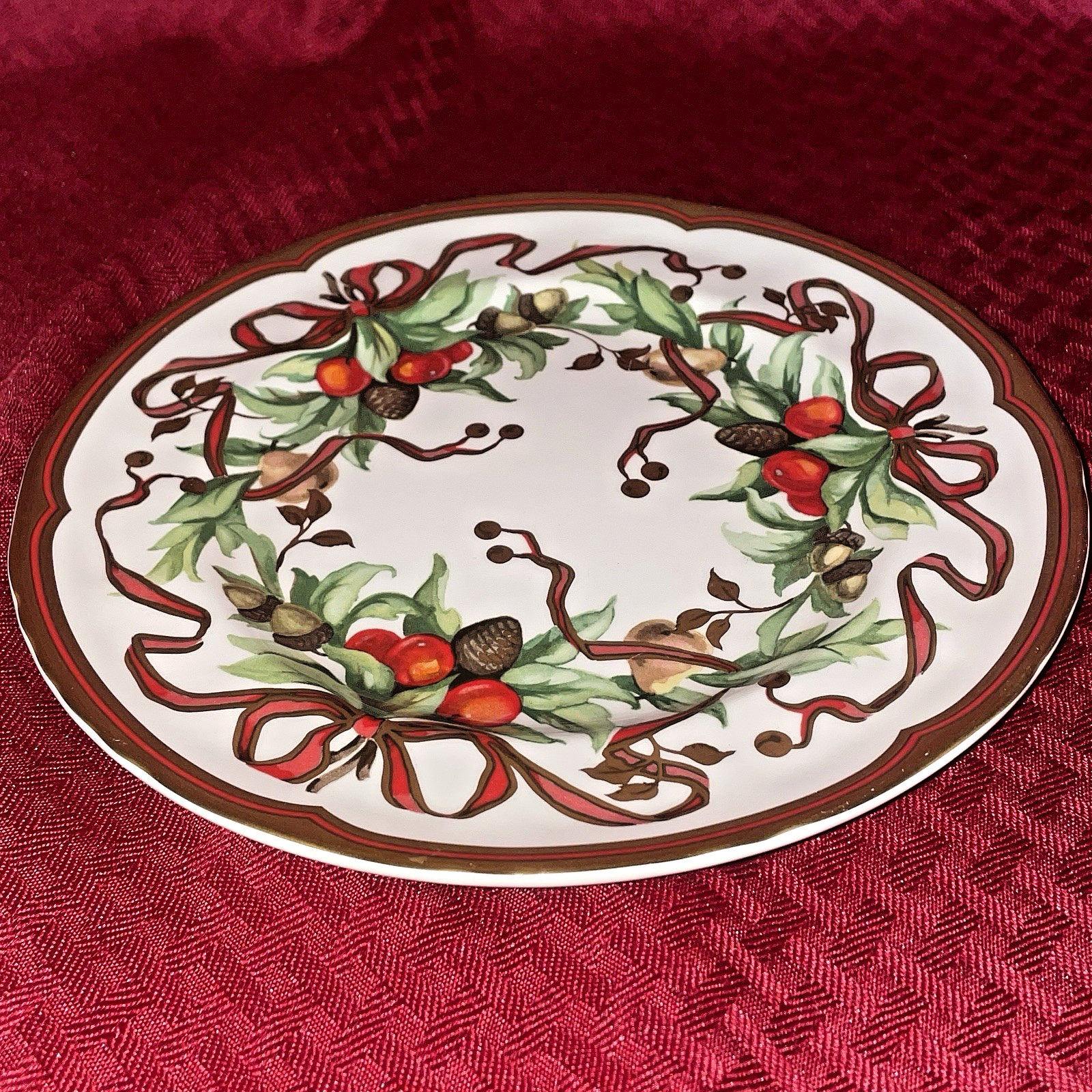 TIFFANY AND COMPANY GARLAND – 8 3/4″ LUNCHEON PLATE