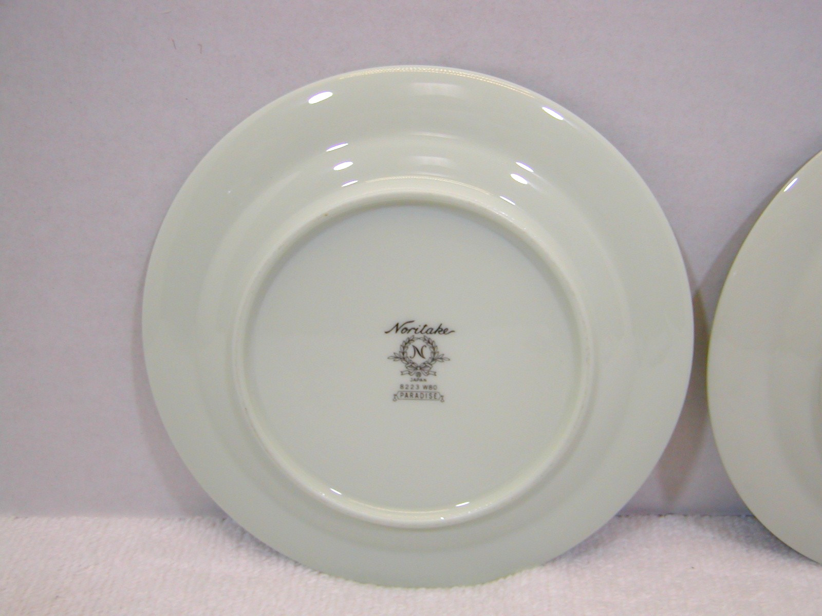 4 NORITAKE PARADISE 6-1/4″ BREAD/BUTTER DESSERT PLATES