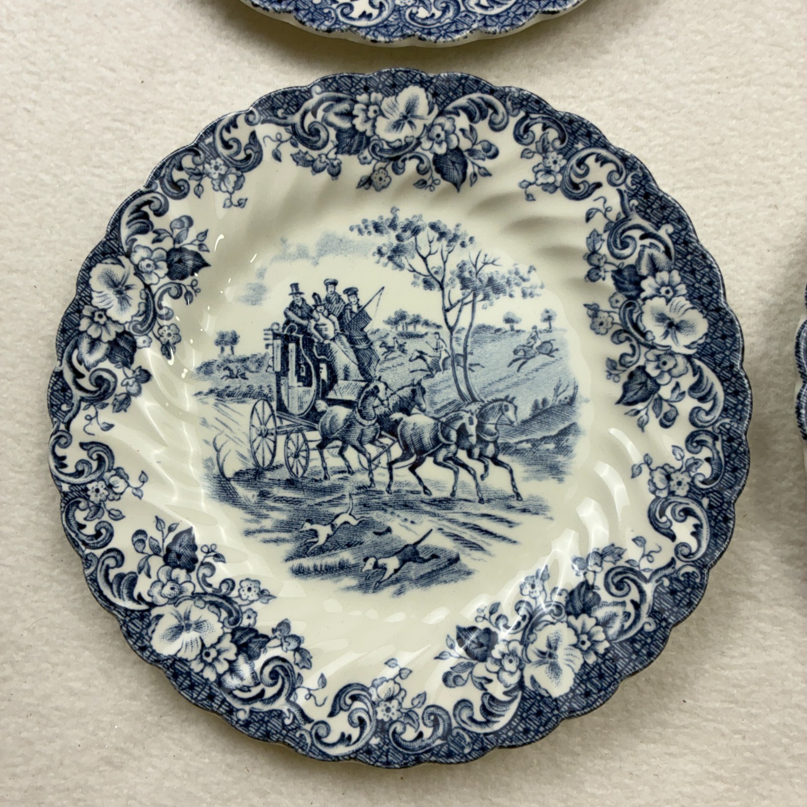 Lot of 6 Johnson Brothers England Coaching Scenes 6.25” Salad Plates Blue White