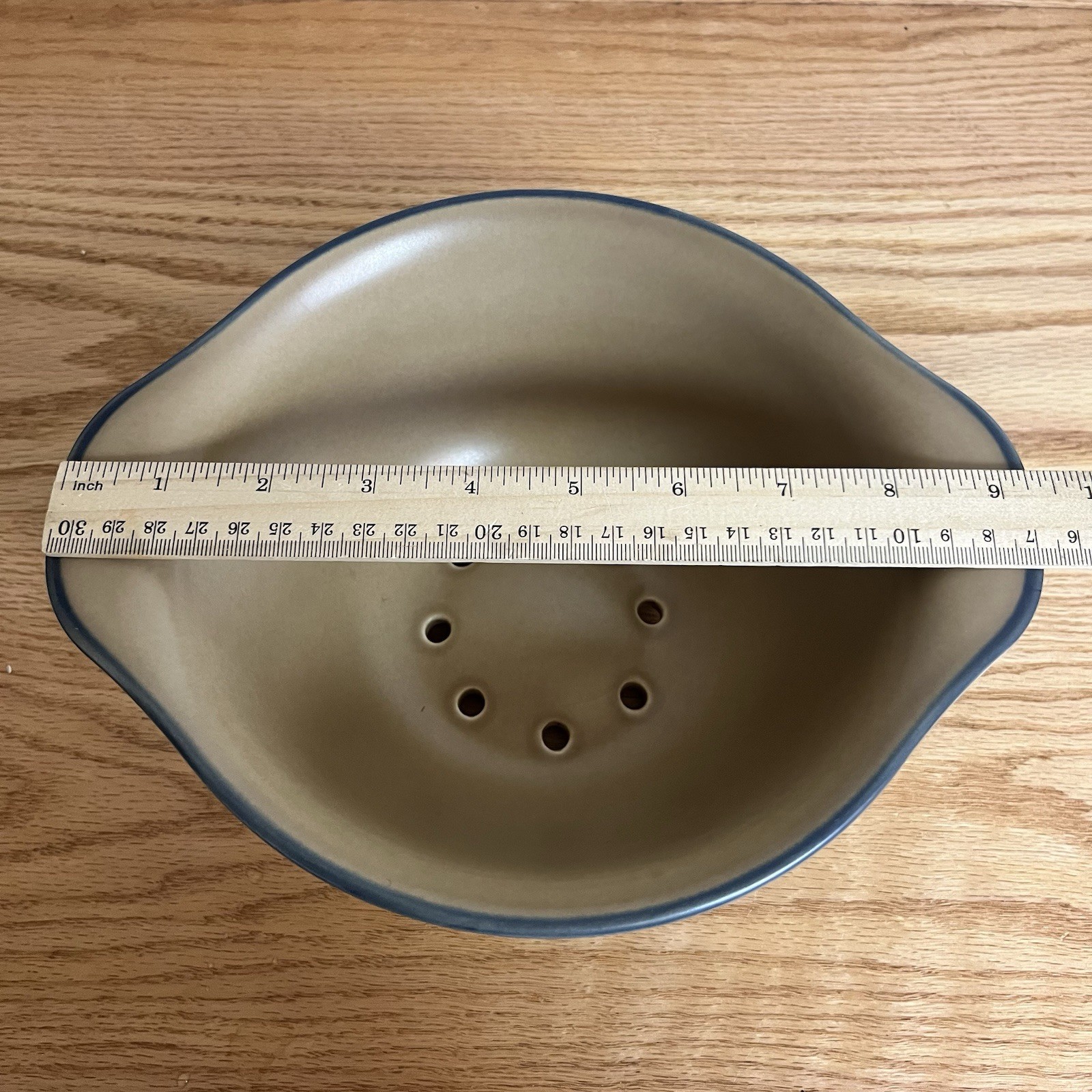 Vintage Pfaltzgraff Folk Art Colander Tan Blue Stoneware Country Kitchen Decor