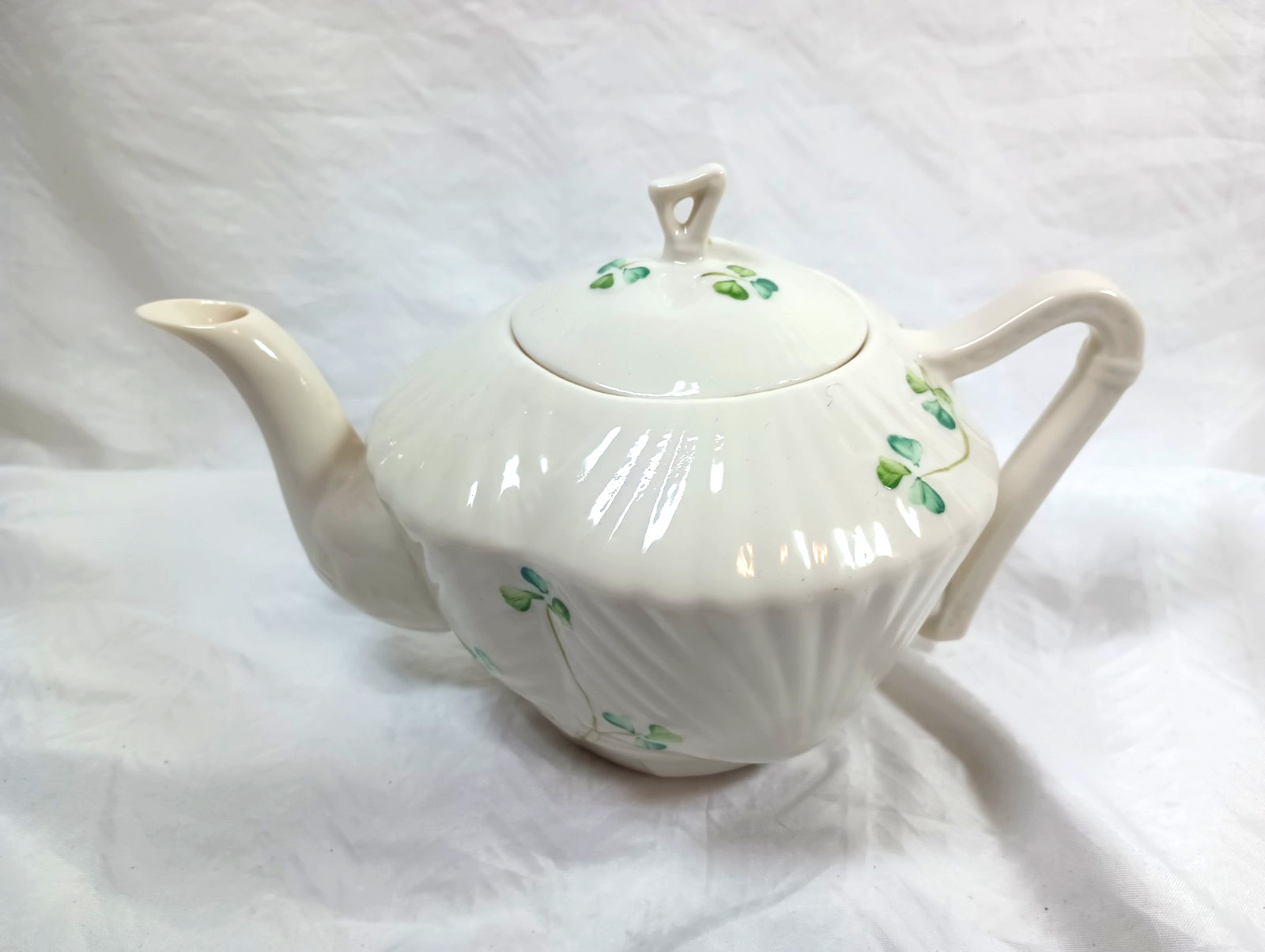 Belleek teapot, Milennium 2000. Shell pattern with shamrocks. DS07
