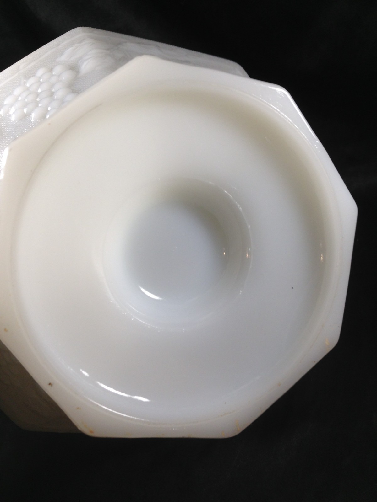 Vintage Anchor Hocking Milk Glass Pedestal Grapes Harvest Centerpiece Bowl