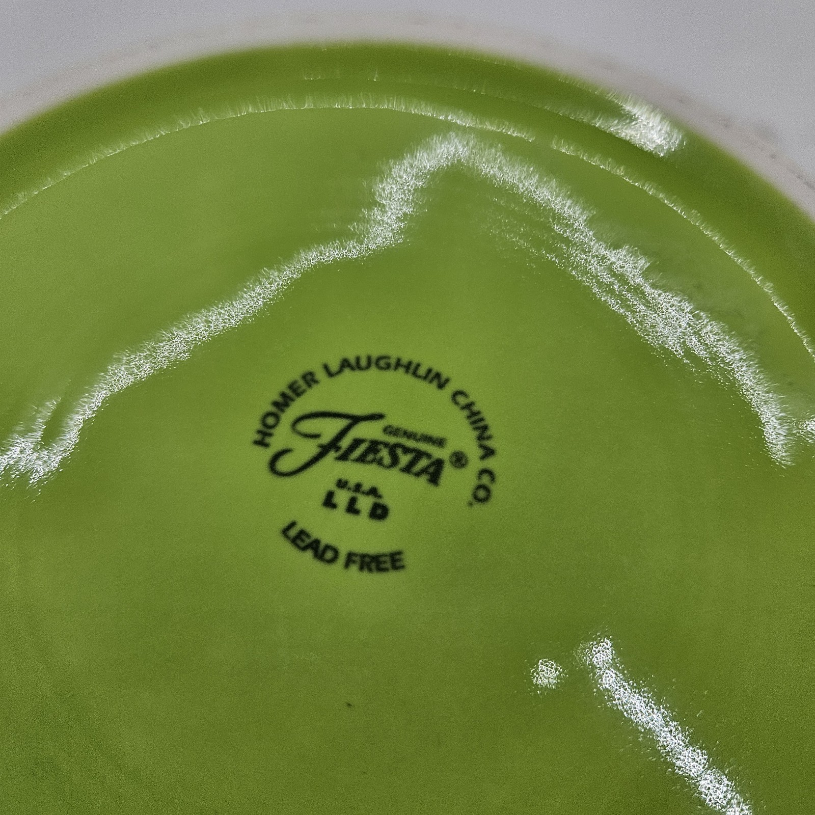 VTG Fiesta Chartreuse Green Round Covered Casserole Dish 2 Qt 9″ w/Lid HL 1997