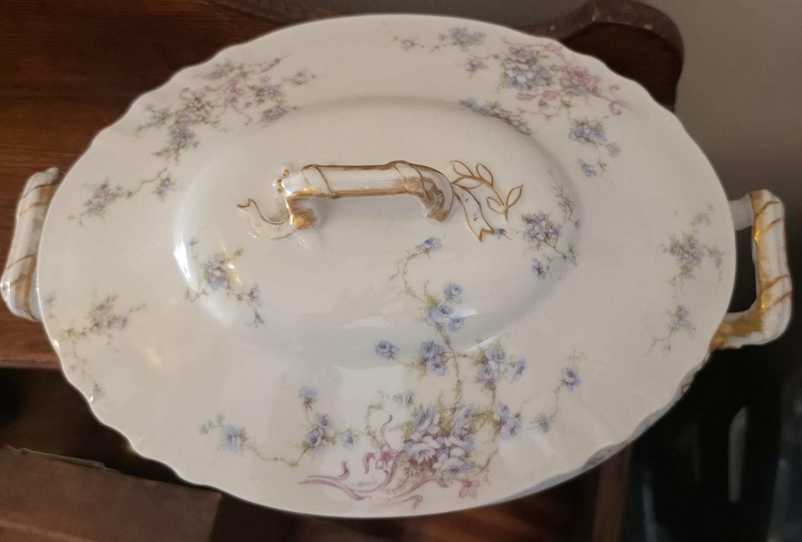 Theodore Haviland Oval Covered Vegetable-Pink Roses/Blue Scrolls -Schleiger