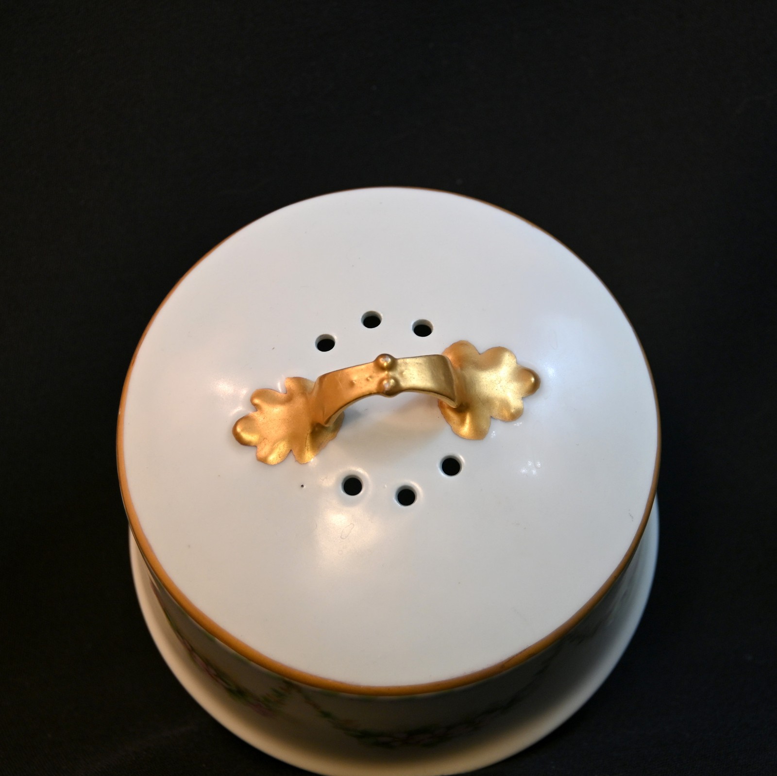 Limoges Latrille Freres Pancake/Crepe Server HandPainted Rose Garlands 1899-1913