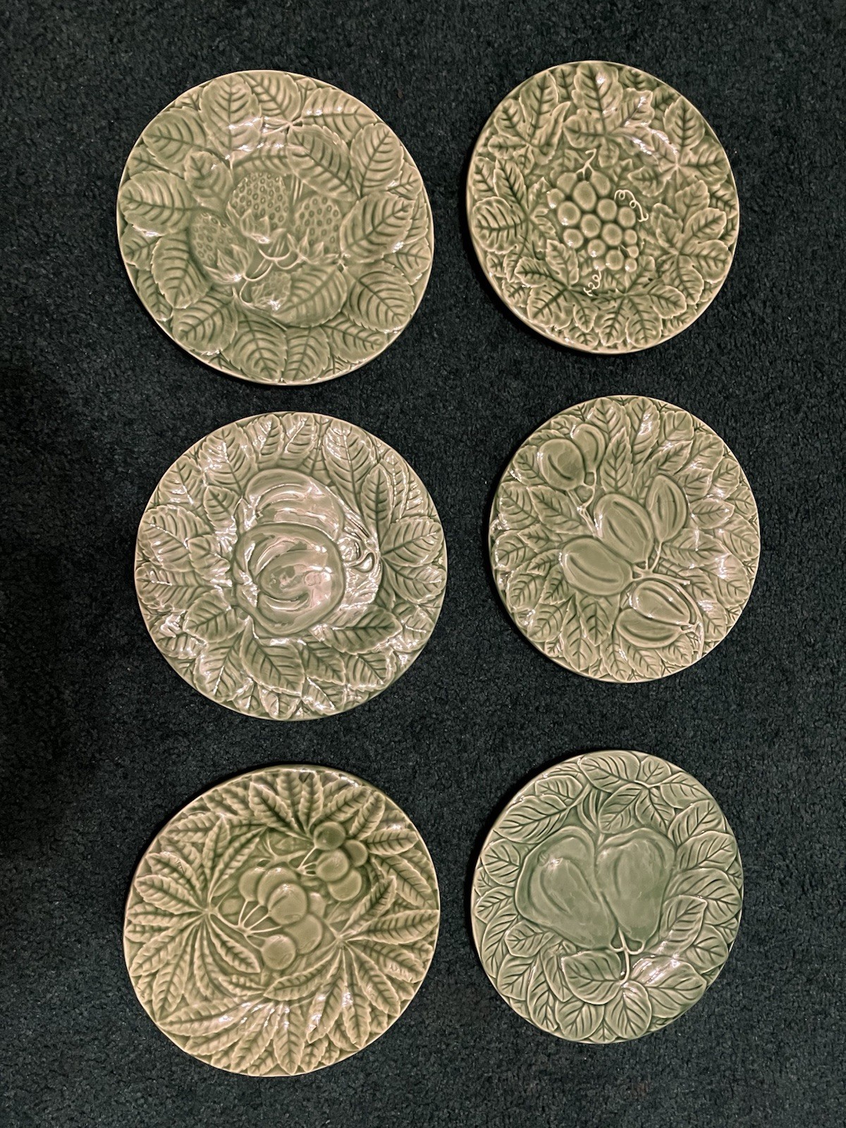 Vintage Bordallo Pinheiro 6 Majolica Green Assorted Fruit Plates 7.75” Portugal