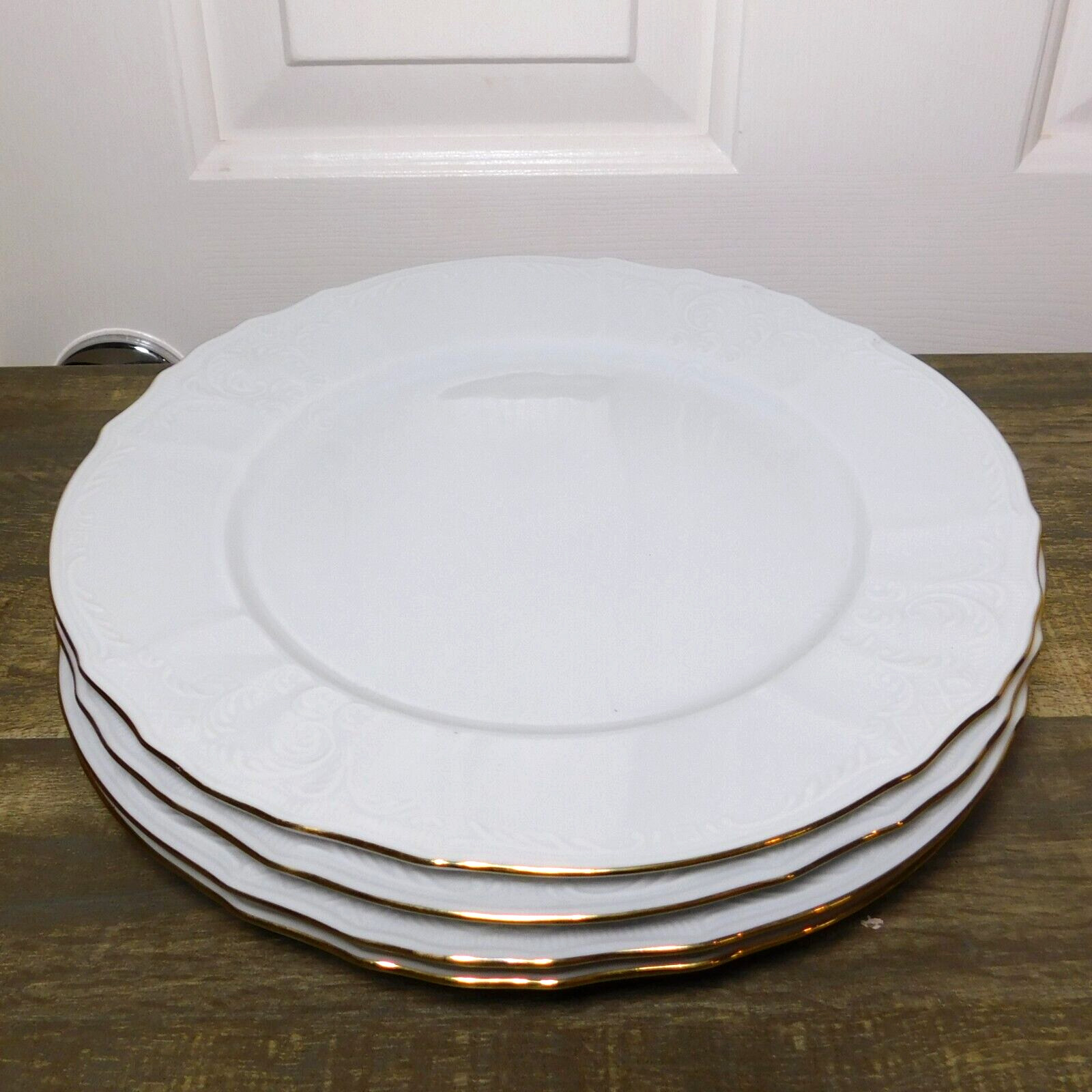 Bernardotte Ivory BOSCOV’S European Collection Czech 10.5″ DINNER PLATE Lot of 4