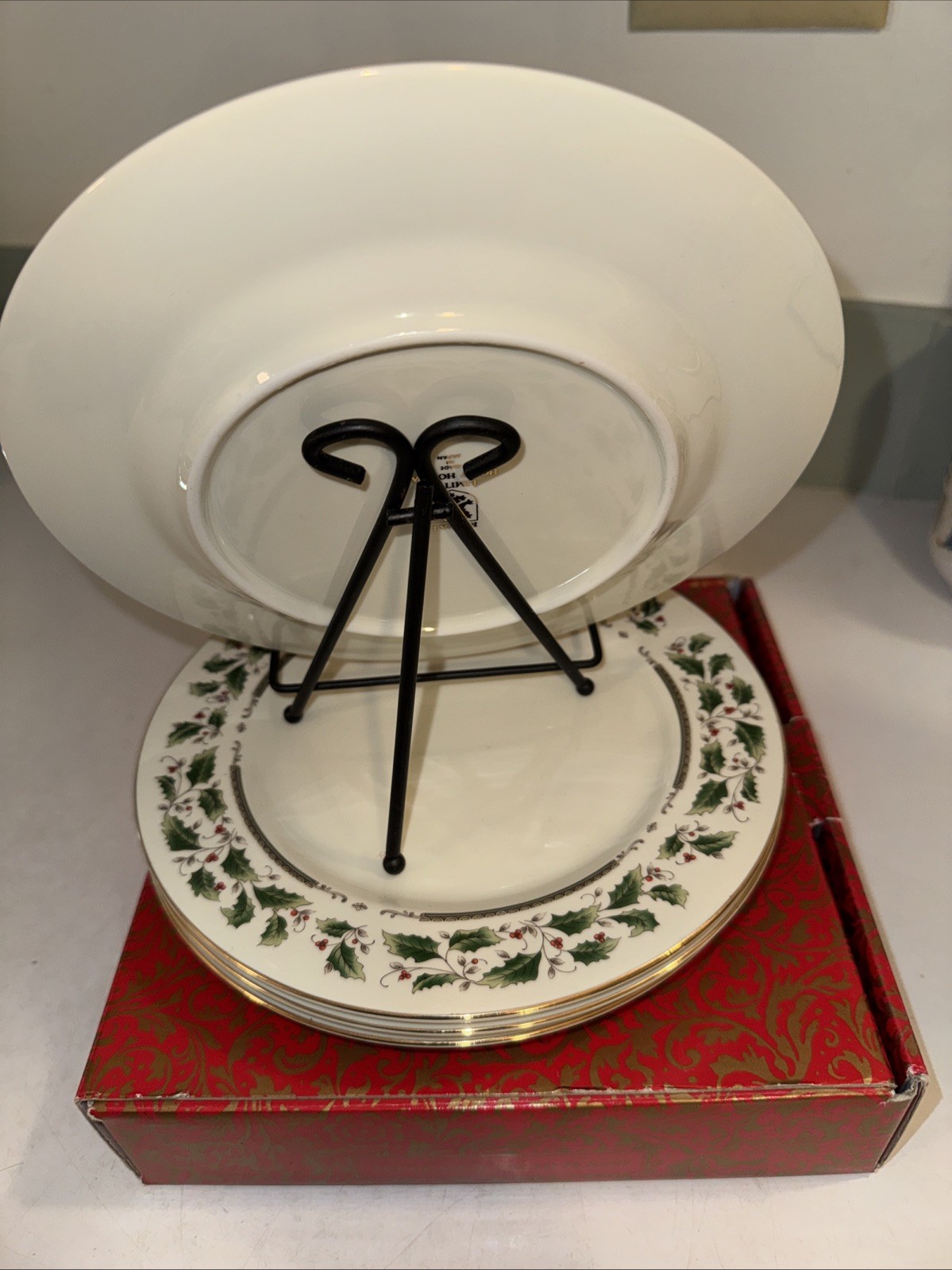 Set of 4 Royal Limited Home for the Holidays Holly Dessert/Salad Plates New