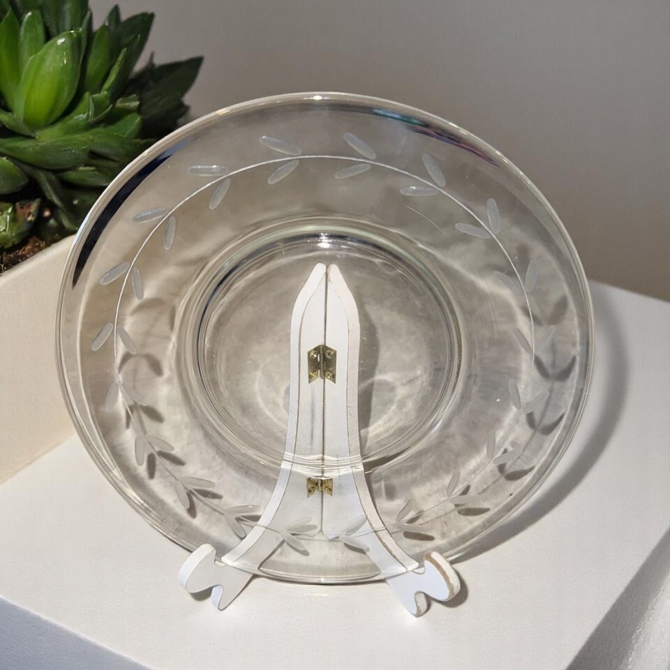 Anchor Hocking Etched Laurel Leaf 8″ Plate Clear Glass